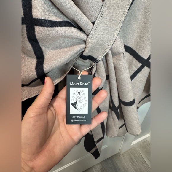 Moss Rose Women's Shawl Wrap Poncho Ruana Cape Open Front Az Black and Khaki - Picture 8 of 10